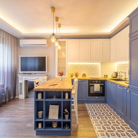 Designer & Cozy 2Bd Flat With A Parking In The City Center By Flat Mаnager صوفيا المظهر الخارجي الصورة