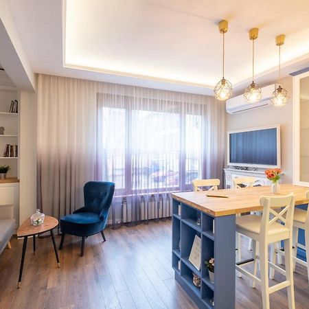 Designer & Cozy 2Bd Flat With A Parking In The City Center By Flat Mаnager صوفيا المظهر الخارجي الصورة