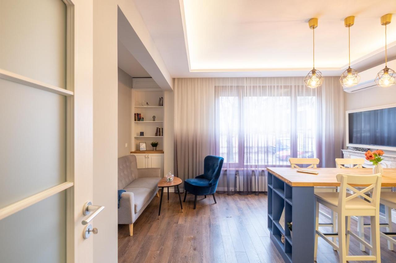Designer & Cozy 2Bd Flat With A Parking In The City Center By Flat Mаnager صوفيا المظهر الخارجي الصورة