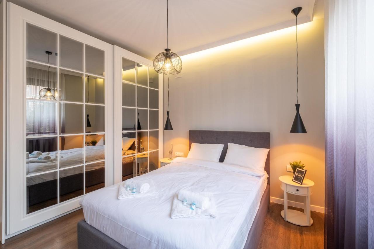 Designer & Cozy 2Bd Flat With A Parking In The City Center By Flat Mаnager صوفيا المظهر الخارجي الصورة