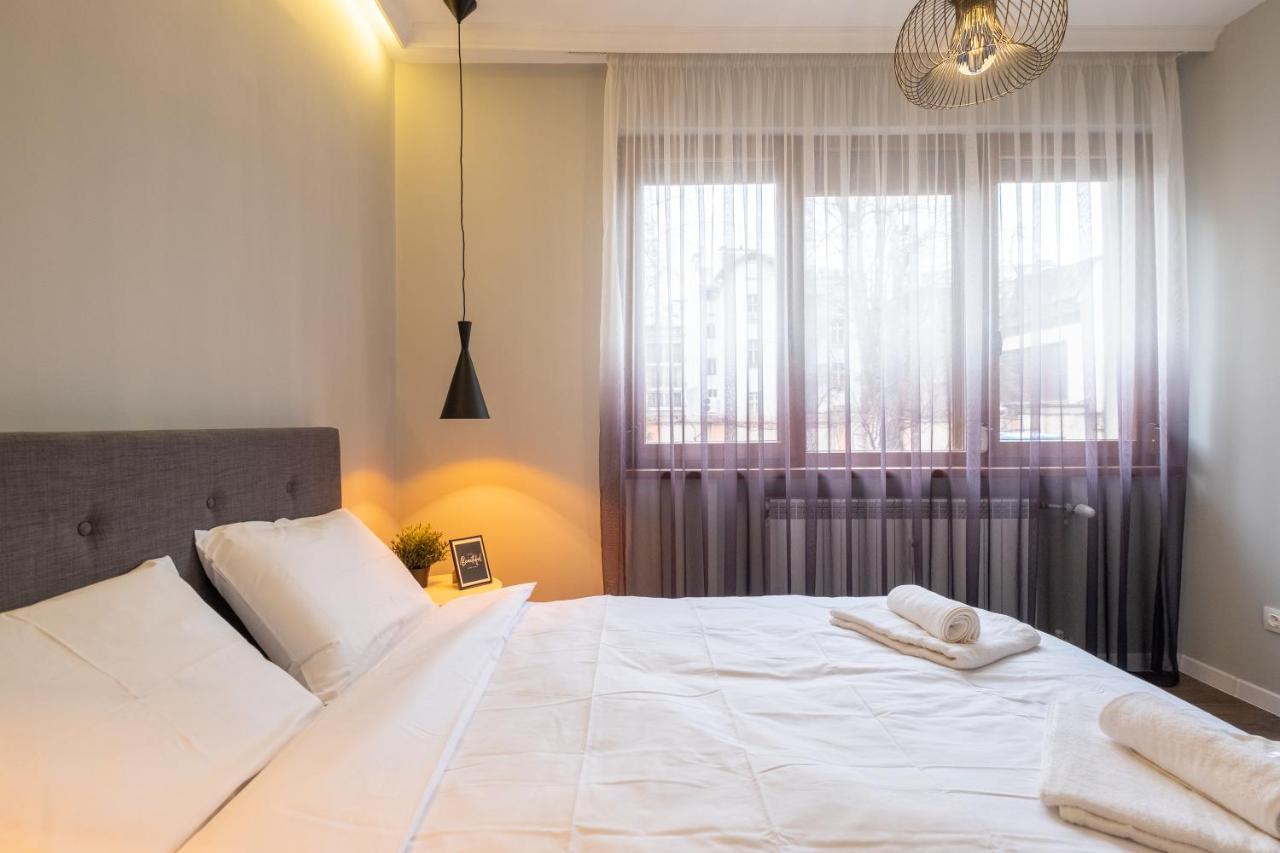 Designer & Cozy 2Bd Flat With A Parking In The City Center By Flat Mаnager صوفيا المظهر الخارجي الصورة
