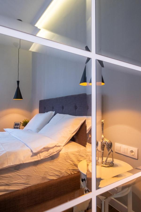 Designer & Cozy 2Bd Flat With A Parking In The City Center By Flat Mаnager صوفيا المظهر الخارجي الصورة