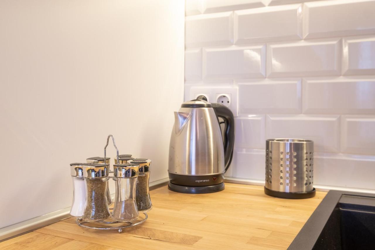 Designer & Cozy 2Bd Flat With A Parking In The City Center By Flat Mаnager صوفيا المظهر الخارجي الصورة