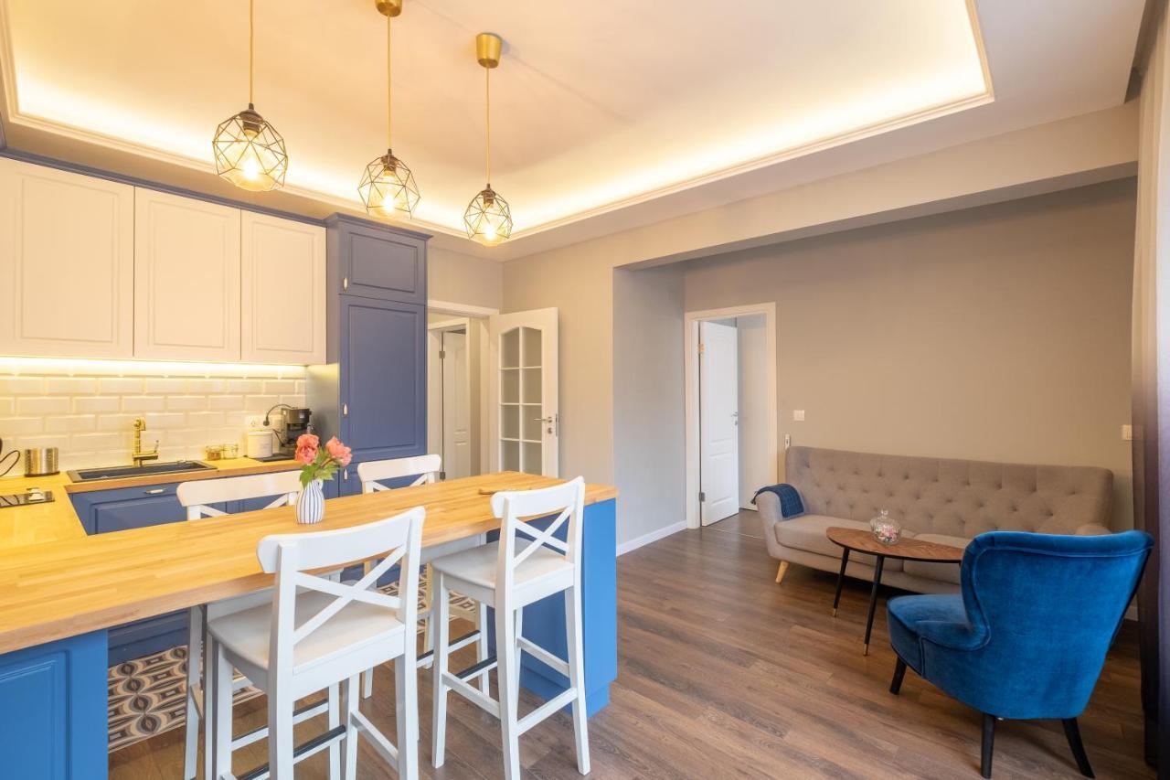 Designer & Cozy 2Bd Flat With A Parking In The City Center By Flat Mаnager صوفيا المظهر الخارجي الصورة