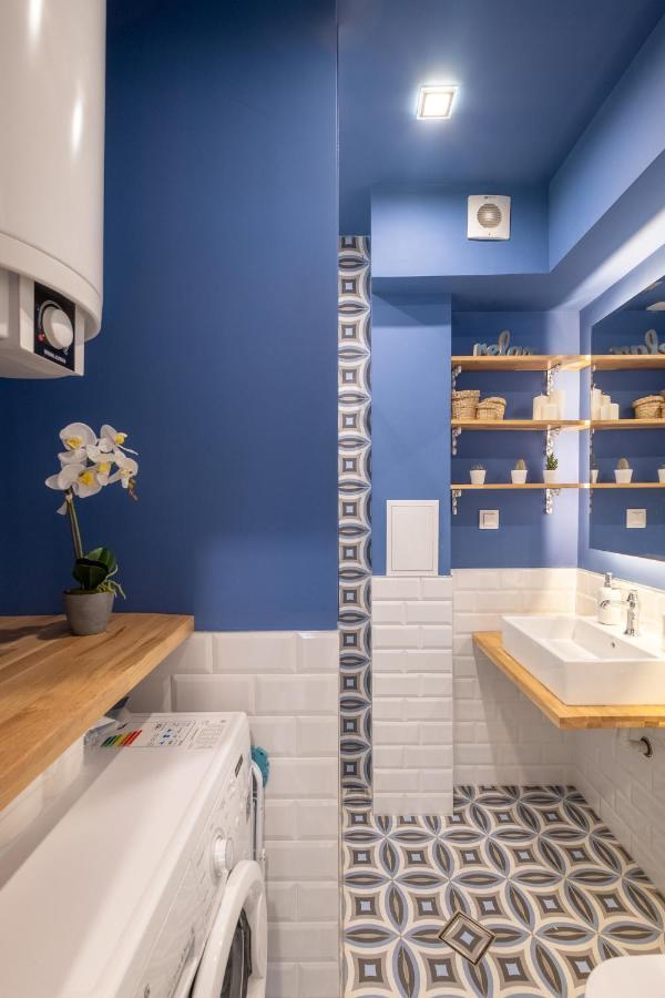 Designer & Cozy 2Bd Flat With A Parking In The City Center By Flat Mаnager صوفيا المظهر الخارجي الصورة