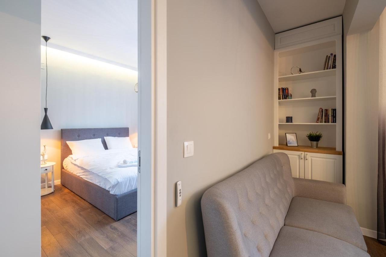 Designer & Cozy 2Bd Flat With A Parking In The City Center By Flat Mаnager صوفيا المظهر الخارجي الصورة
